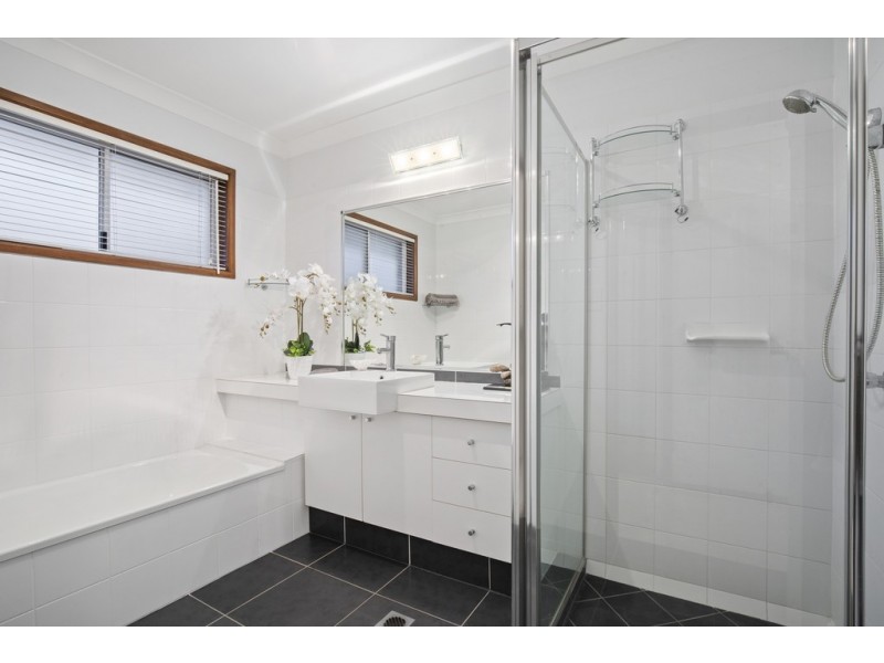 33 Homebush Drive, Robina QLD 4226