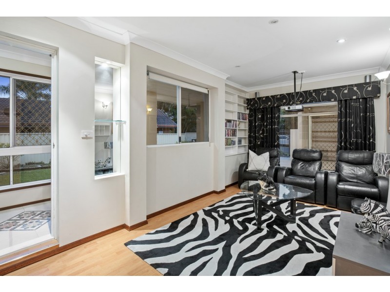 33 Homebush Drive, Robina QLD 4226