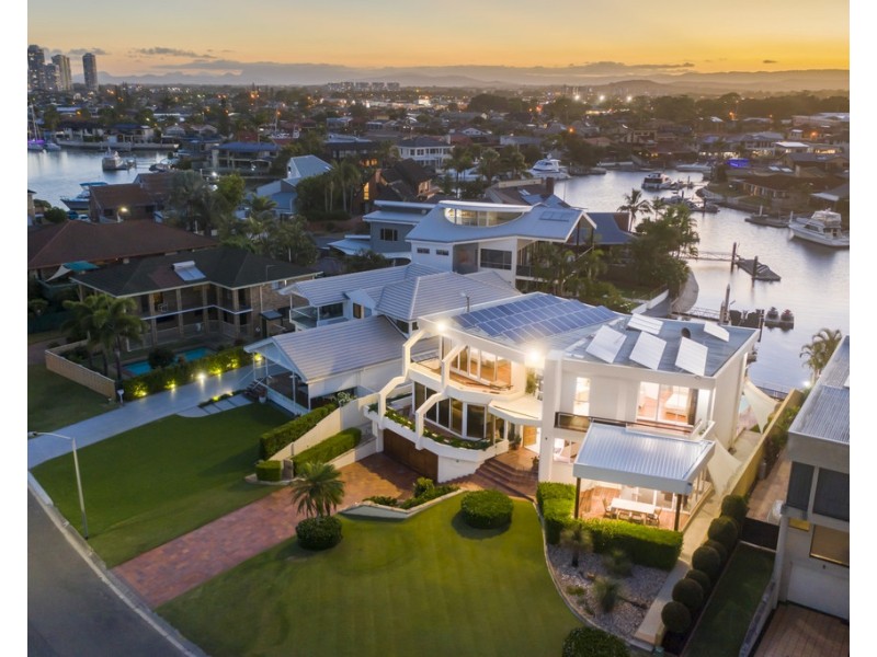 8 Constance Esplanade, Runaway Bay QLD 4216