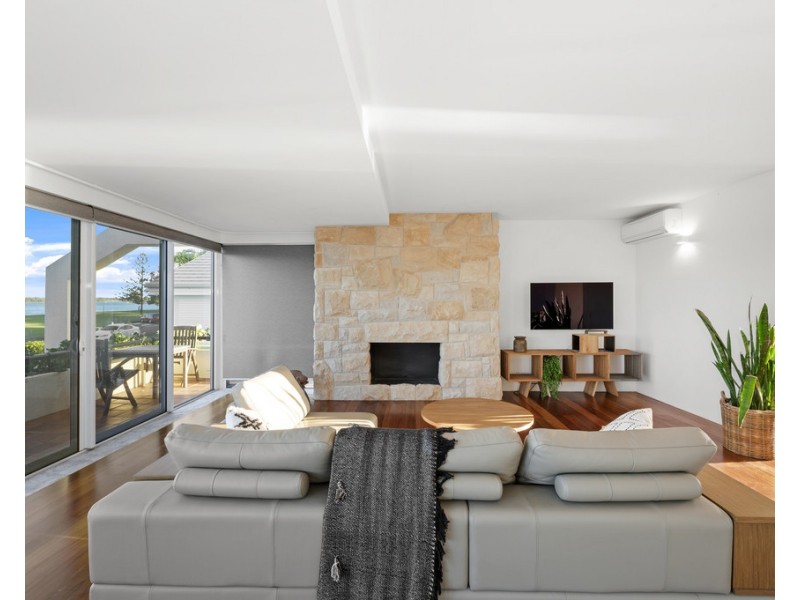 8 Constance Esplanade, Runaway Bay QLD 4216