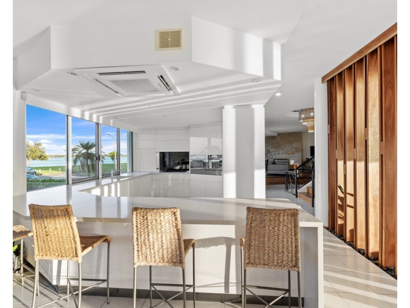 8 Constance Esplanade, Runaway Bay QLD 4216