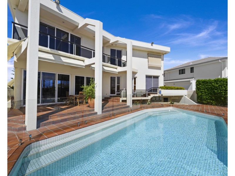 8 Constance Esplanade, Runaway Bay QLD 4216