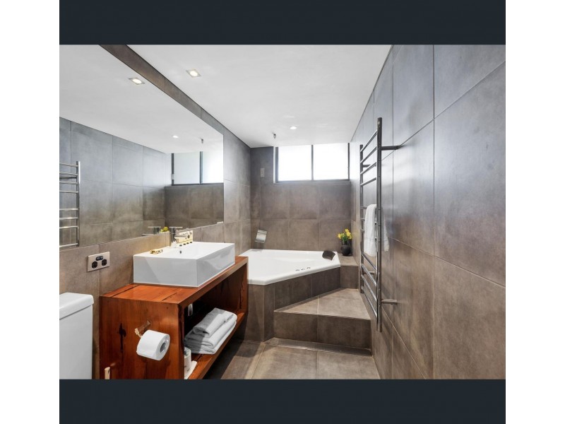 24A/1 Albert Avenue, Broadbeach QLD 4218