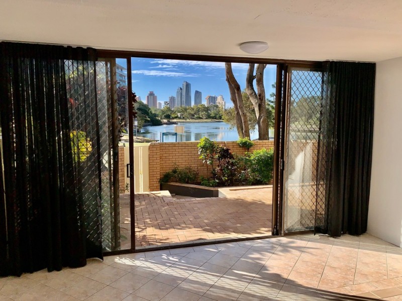 1/2 T E Peters Drive, Broadbeach Waters QLD 4218