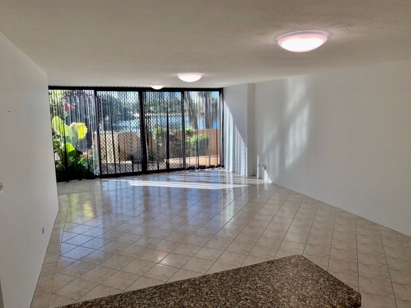 1/2 T E Peters Drive, Broadbeach Waters QLD 4218