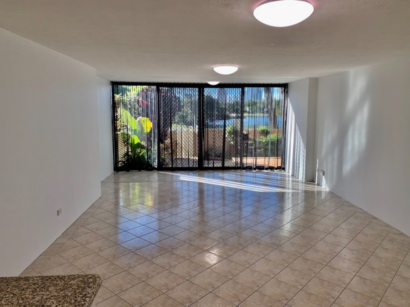 1/2 T E Peters Drive, Broadbeach Waters QLD 4218