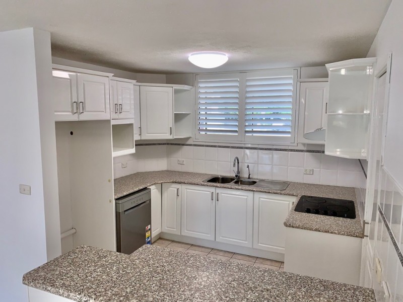 1/2 T E Peters Drive, Broadbeach Waters QLD 4218