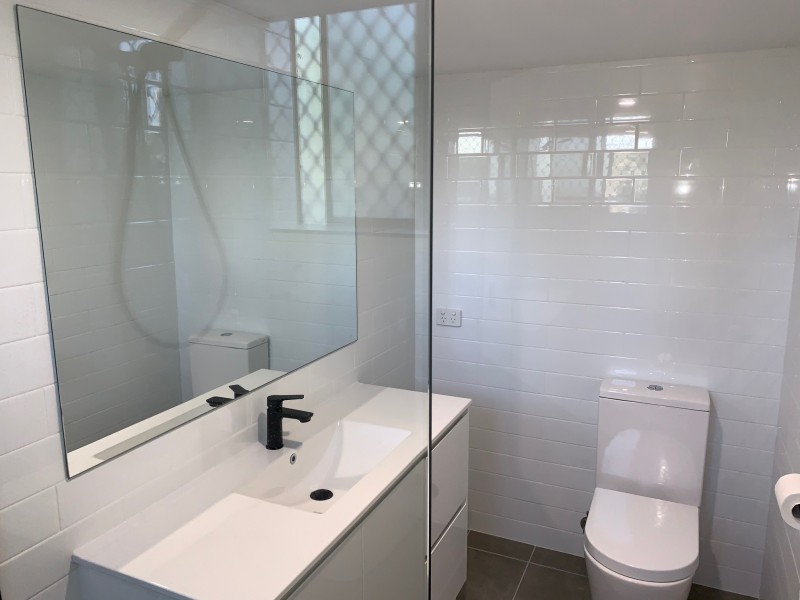 1/2 T E Peters Drive, Broadbeach Waters QLD 4218