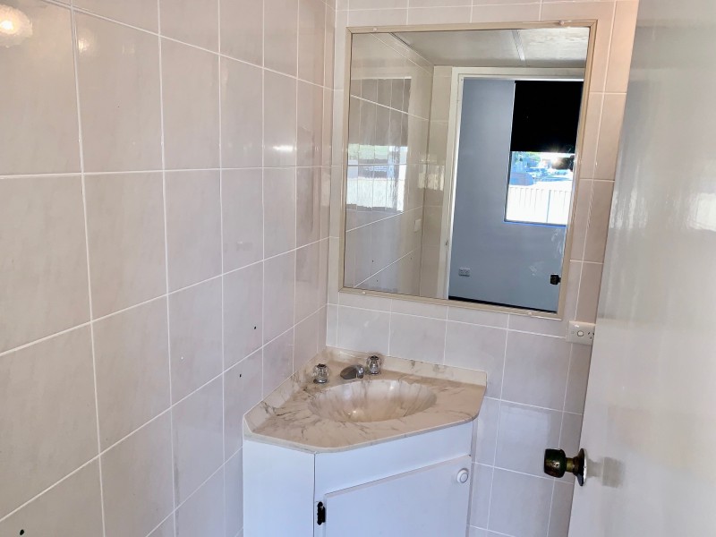 1/2 T E Peters Drive, Broadbeach Waters QLD 4218