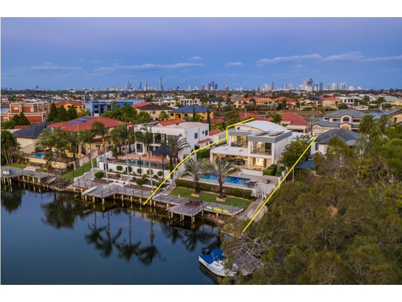 15 Bollard Circuit, Clear Island Waters QLD 4226