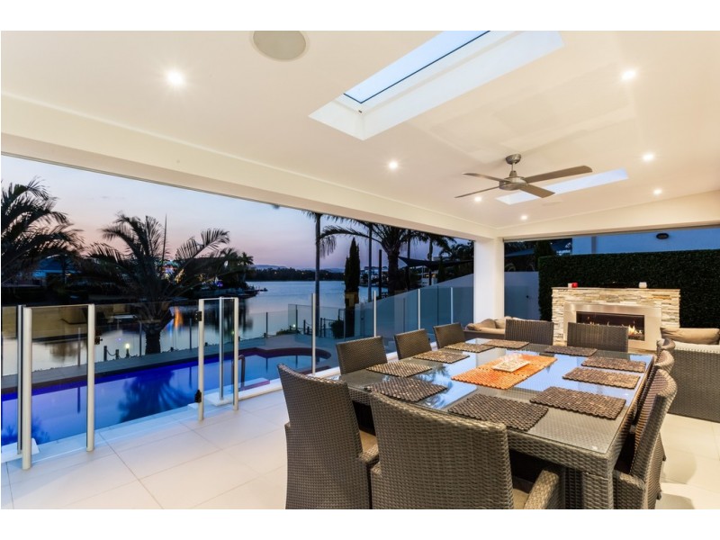 15 Bollard Circuit, Clear Island Waters QLD 4226