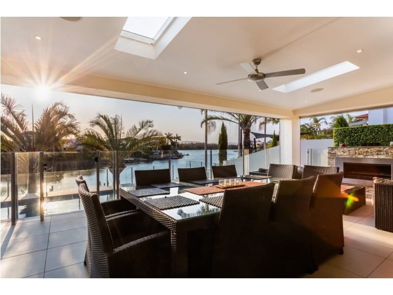 15 Bollard Circuit, Clear Island Waters QLD 4226