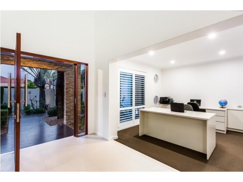15 Bollard Circuit, Clear Island Waters QLD 4226