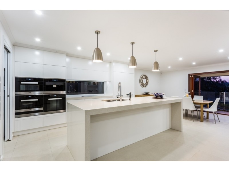 15 Bollard Circuit, Clear Island Waters QLD 4226