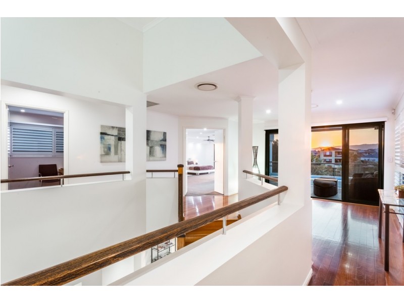 15 Bollard Circuit, Clear Island Waters QLD 4226