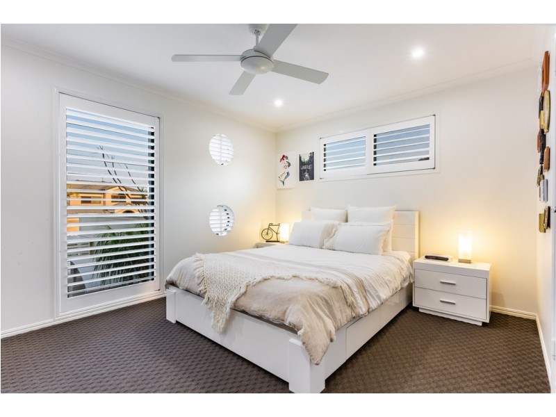 15 Bollard Circuit, Clear Island Waters QLD 4226