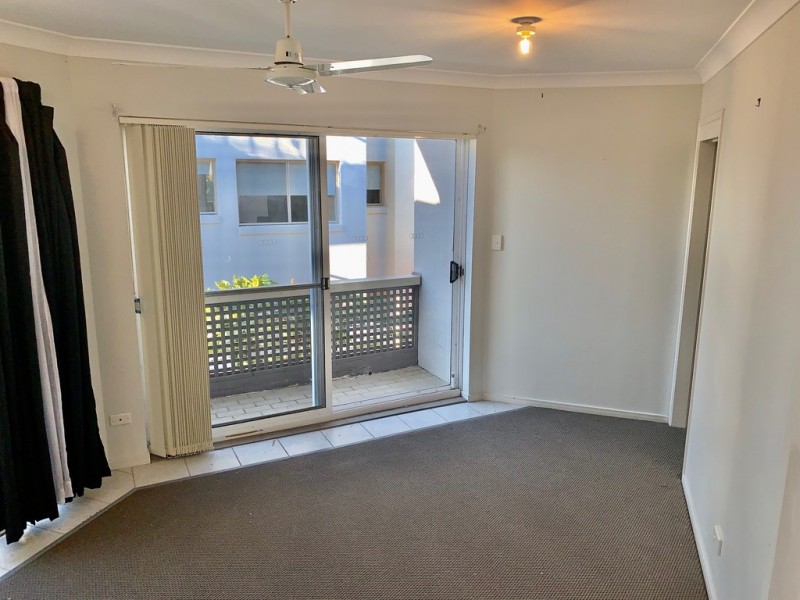 2/39 Peninsular Drive, Surfers Paradise QLD 4217