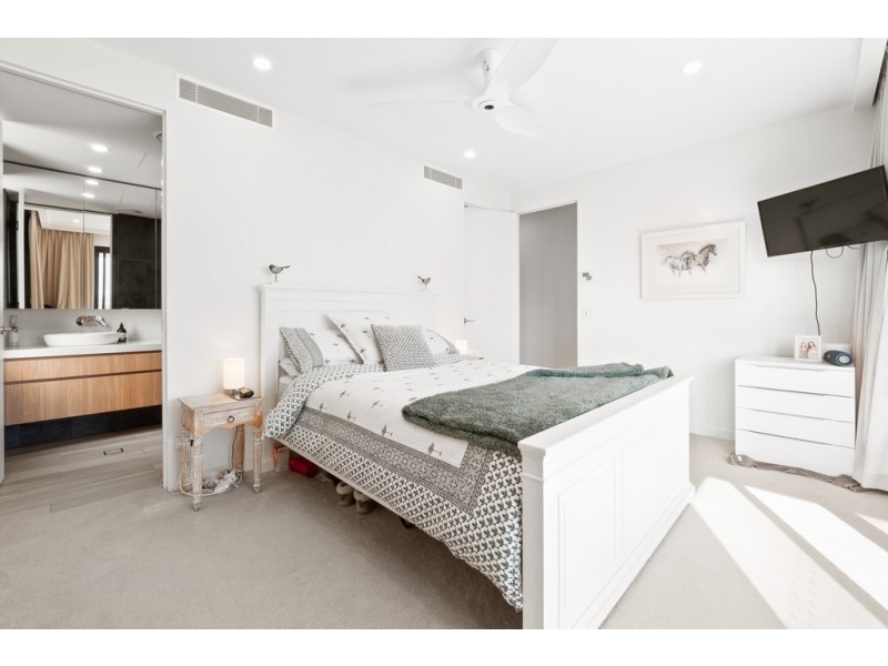 2/1491 Gold Coast Highway, Palm Beach QLD 4221