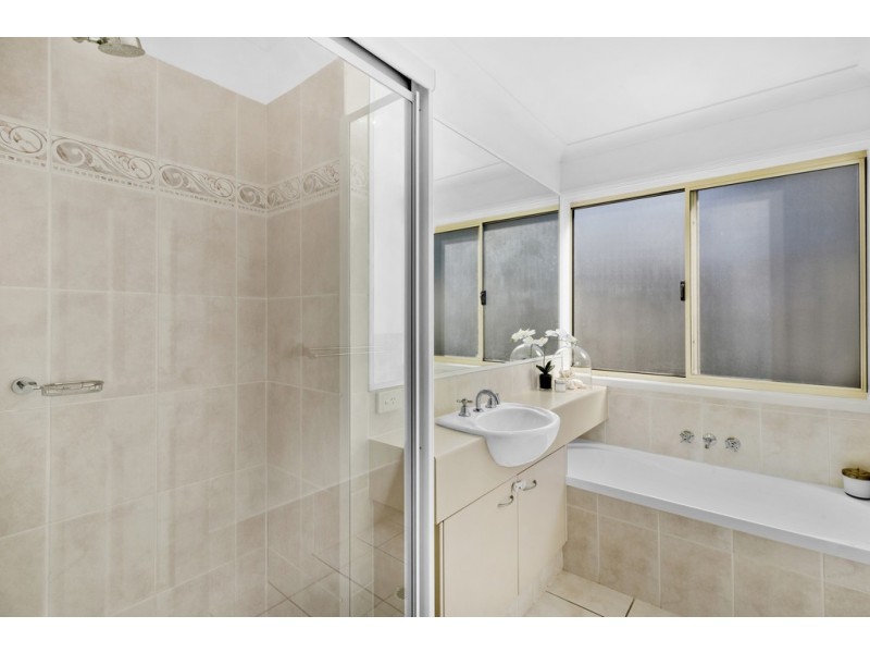 10 Alderney Court, Varsity Lakes QLD 4227