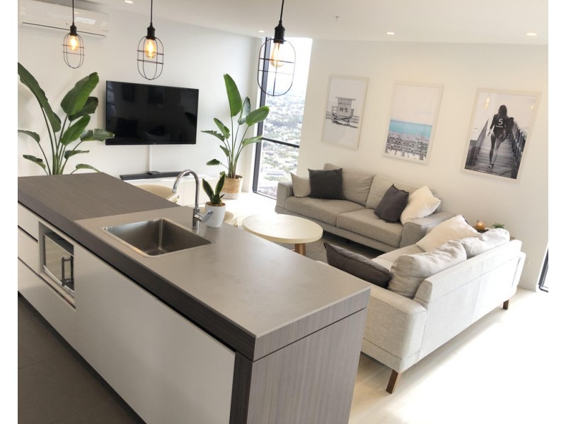 145 31 Queensland Avenue, Broadbeach QLD 4218