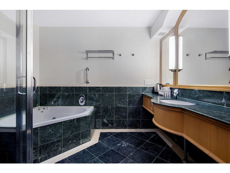 2017/2018 Oaks Hotel, Surfers Paradise QLD 4217