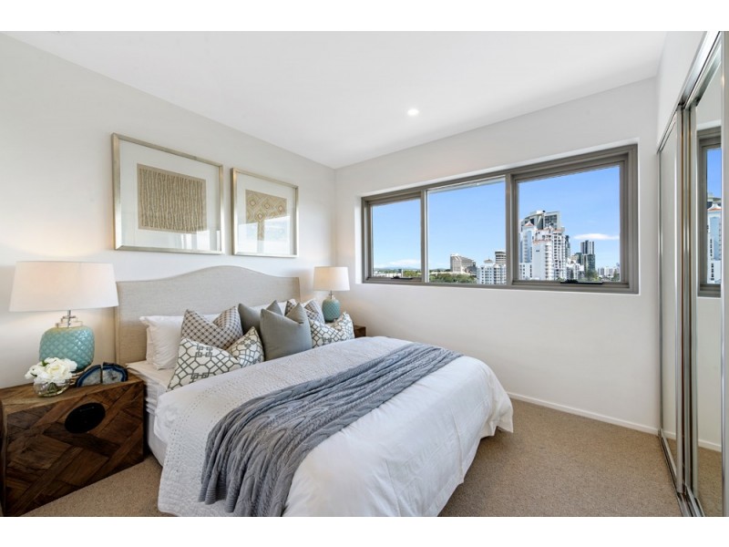 703/51 Peerless Avenue, Mermaid Beach QLD 4218