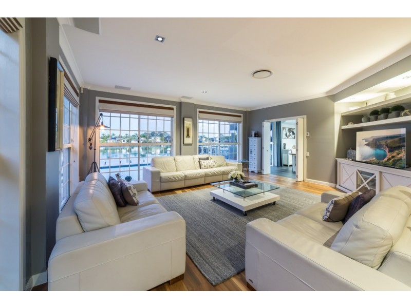 63 Bollard Circuit, Clear Island Waters QLD 4226