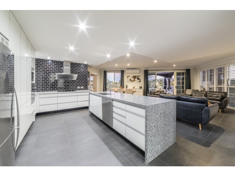 63 Bollard Circuit, Clear Island Waters QLD 4226