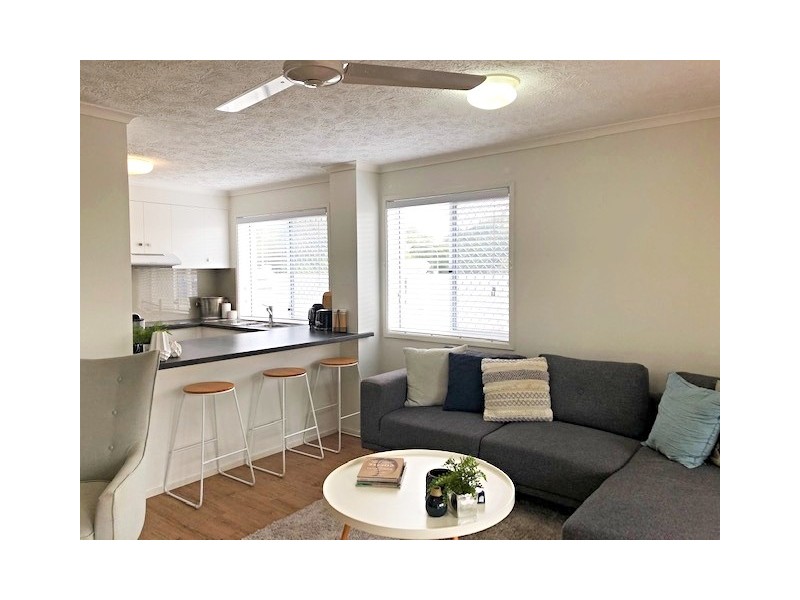 8/32 Second Ave, Broadbeach QLD 4218