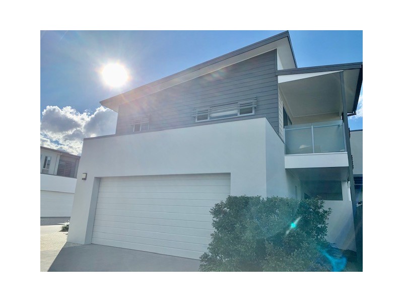 20/50 Compass Drive, Biggera Waters QLD 4216