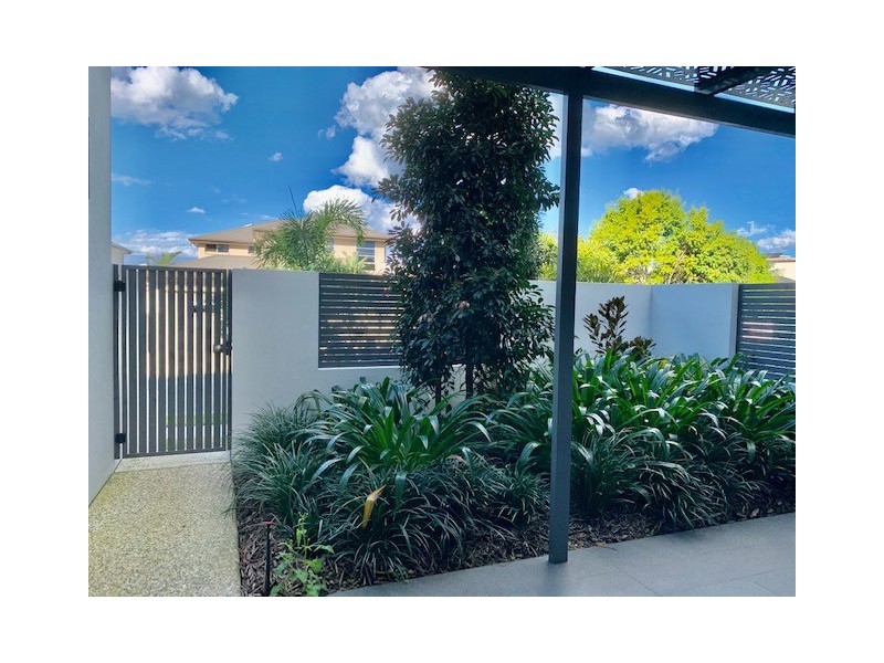 20/50 Compass Drive, Biggera Waters QLD 4216