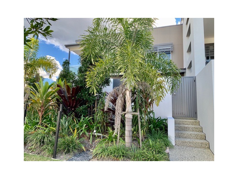 20/50 Compass Drive, Biggera Waters QLD 4216