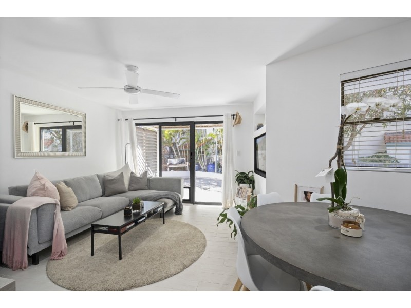 1/21-23 Markeri St, Mermaid Beach QLD 4218