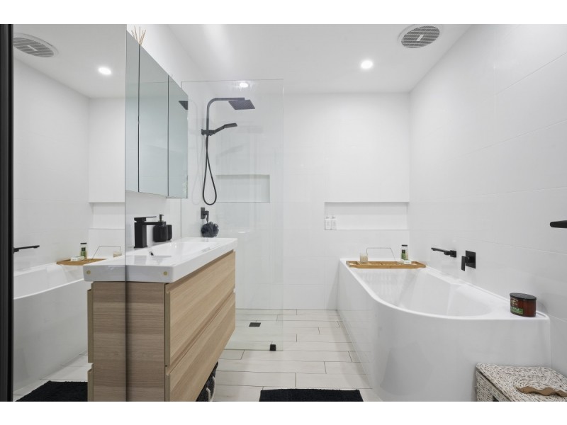 1/21-23 Markeri St, Mermaid Beach QLD 4218