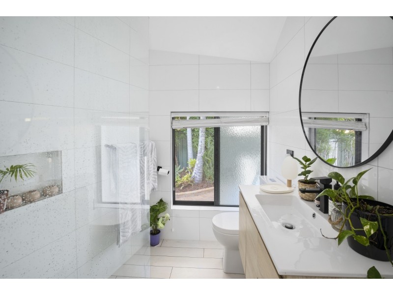 1/21-23 Markeri St, Mermaid Beach QLD 4218