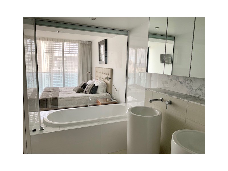 22407/21 Elizabeth Avenue “Oracle”, Broadbeach QLD 4218
