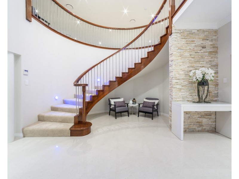 76 Charolais Crescent, Benowa Waters QLD 4217