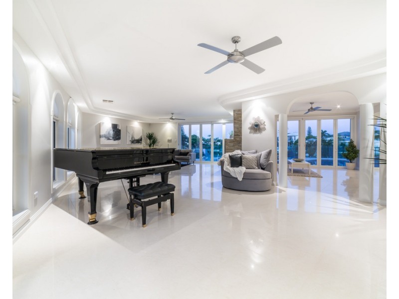 76 Charolais Crescent, Benowa Waters QLD 4217