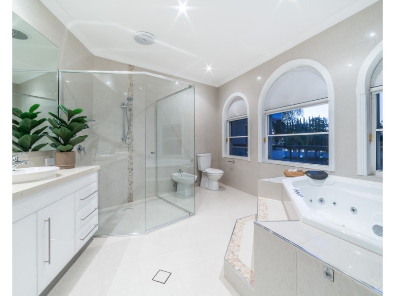 76 Charolais Crescent, Benowa Waters QLD 4217