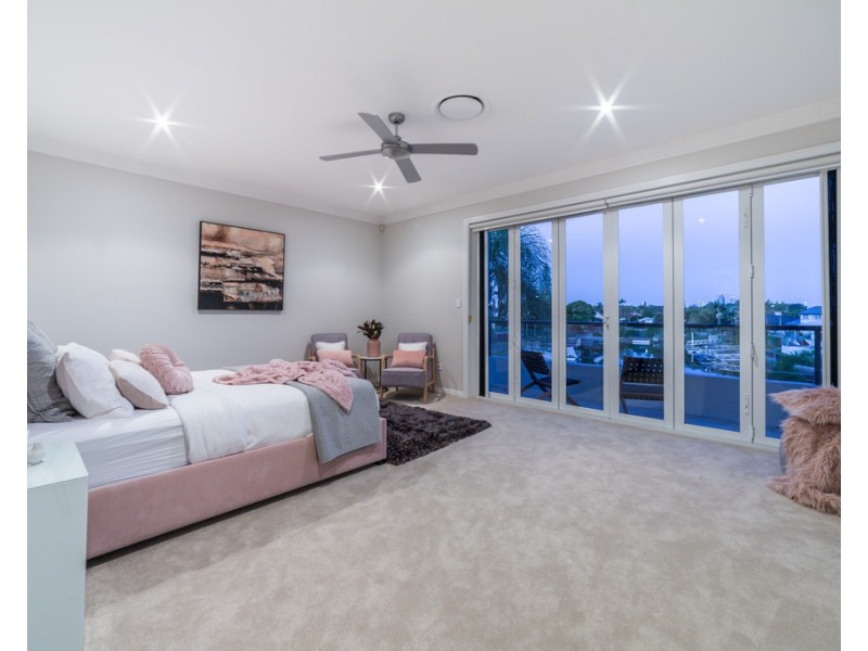 76 Charolais Crescent, Benowa Waters QLD 4217