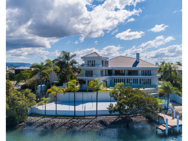 76 Charolais Crescent, Benowa Waters QLD 4217