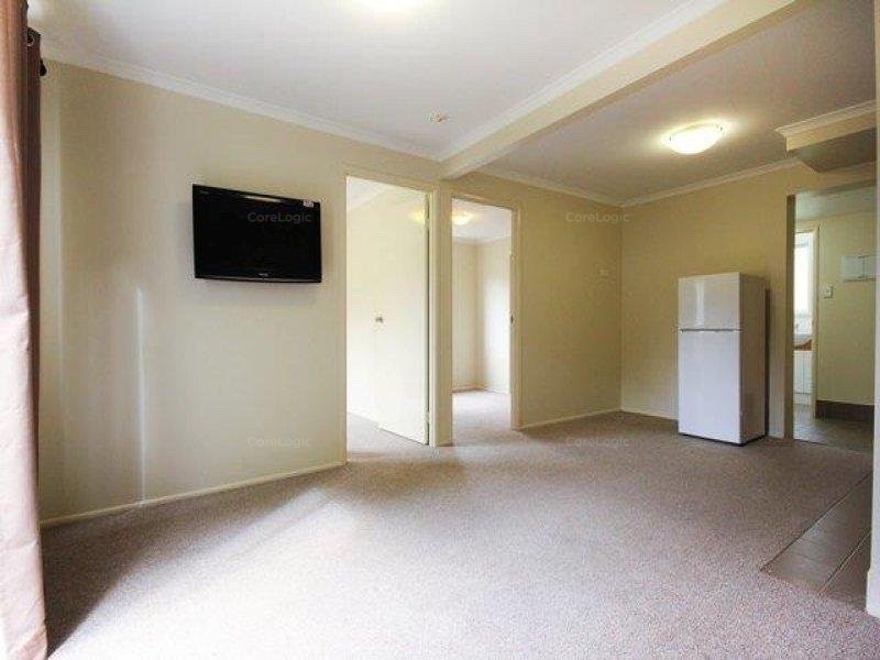 1/54 Woomera Crescent, Southport QLD 4215