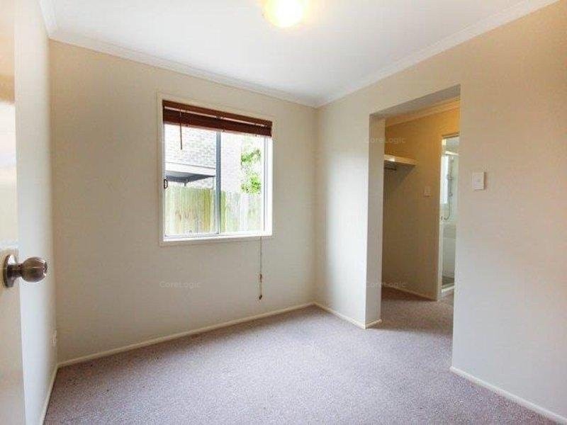 1/54 Woomera Crescent, Southport QLD 4215