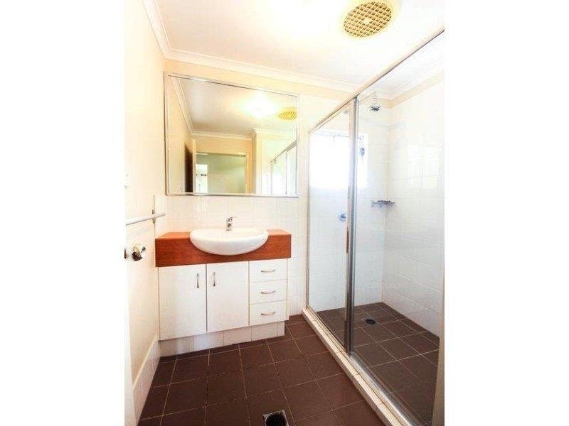 1/54 Woomera Crescent, Southport QLD 4215