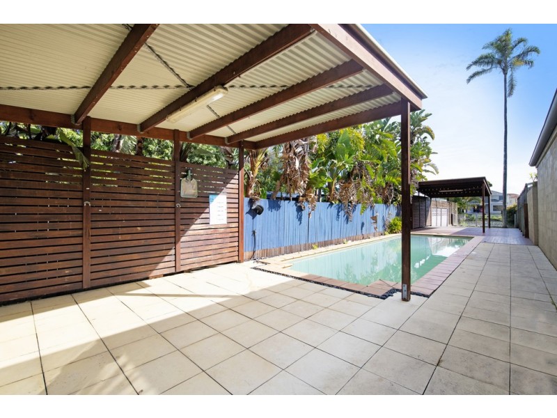 19 Savoy Drive, Broadbeach Waters QLD 4218