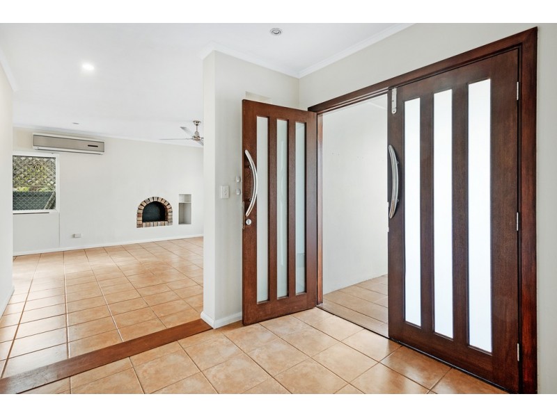 19 Savoy Drive, Broadbeach Waters QLD 4218