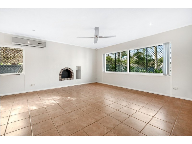 19 Savoy Drive, Broadbeach Waters QLD 4218