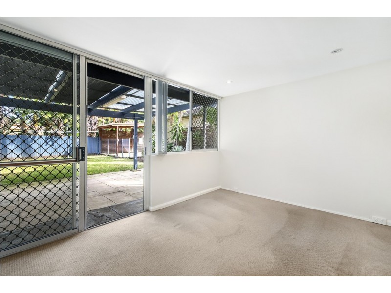 19 Savoy Drive, Broadbeach Waters QLD 4218