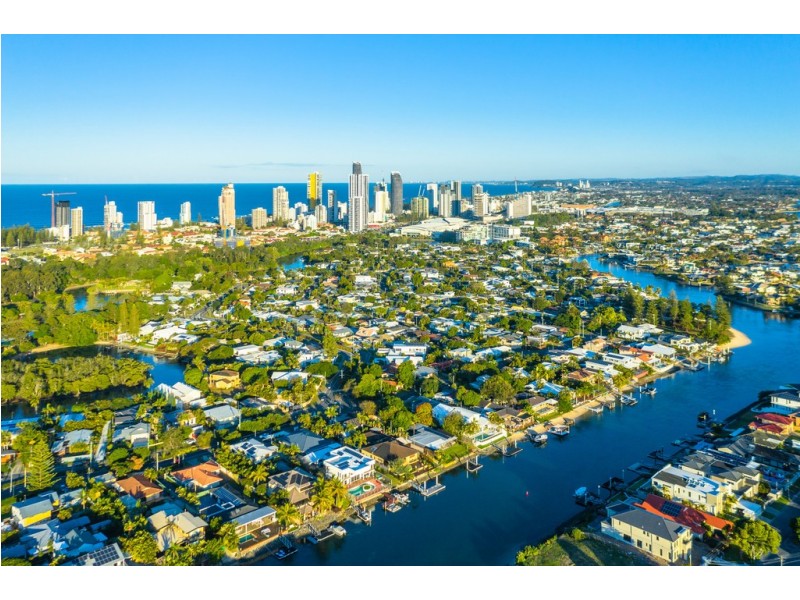 19 Savoy Drive, Broadbeach Waters QLD 4218