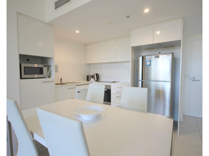 32/25 Surf Parade, Broadbeach QLD 4218